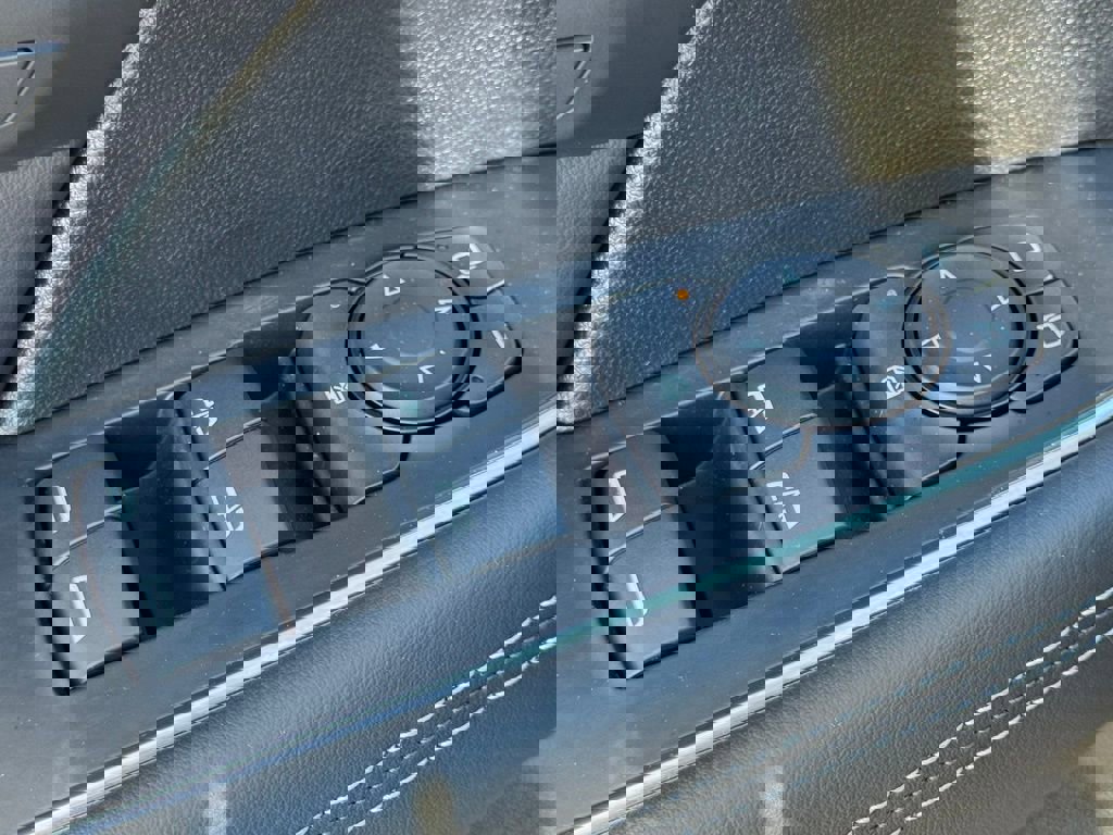 Used 2023 Buick Envision Avenir image 19