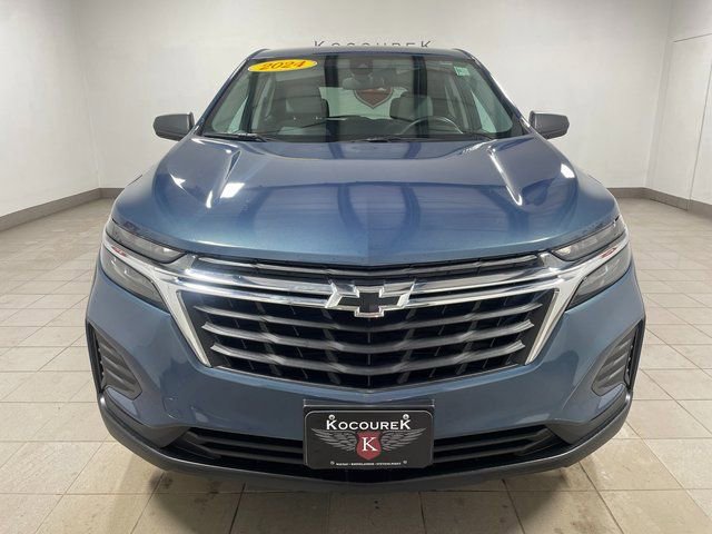 Used 2024 Chevrolet Equinox LS w/ LS Convenience Package AWD/4WD image 2