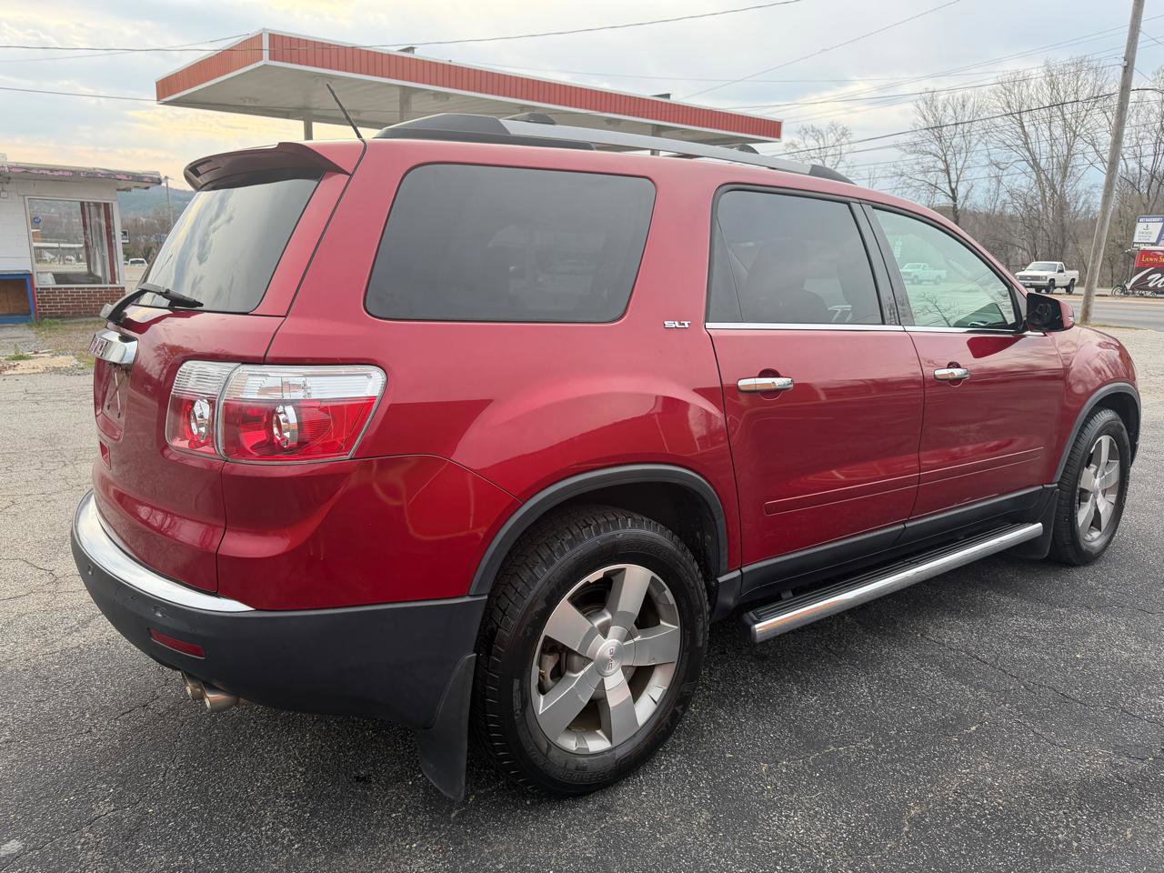 Used 2012 GMC Acadia SLT w/ LPO, 'HIT The Road' Package image 4