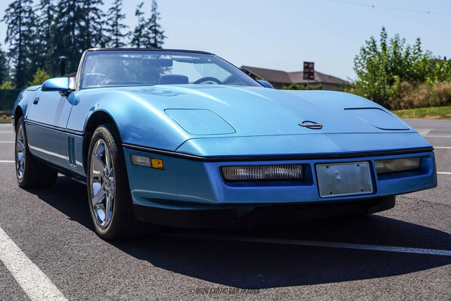 Used 1988 Chevrolet Corvette Convertible RWD image 12