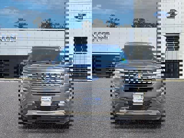 Used 2017 Ford Explorer Limited w/ Equipment Group 301A AWD/4WD image 2