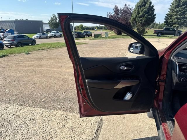 Used 2020 Jeep Cherokee Limited AWD/4WD image 19