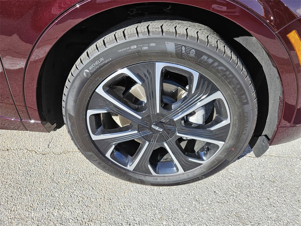 Used 2025 Lincoln Nautilus Reserve image 42