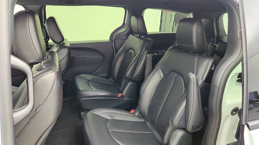 Used 2024 Chrysler Pacifica Limited FWD image 22