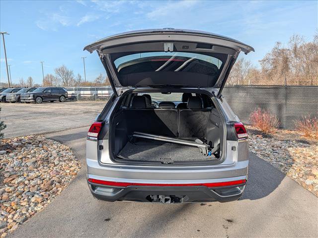 Certified 2024 Volkswagen Atlas Cross Sport SE AWD/4WD image 21