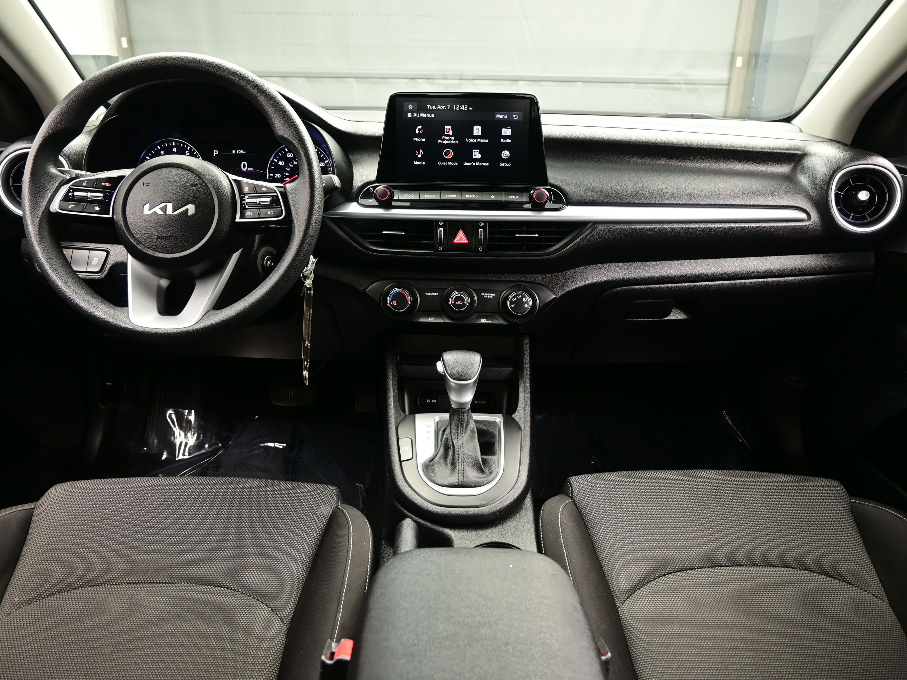 Used 2023 Kia Forte LXS w/ LXS Technology Package FWD image 16