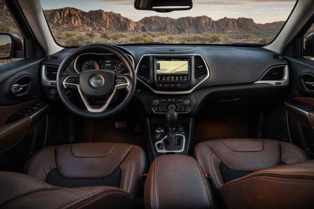 Used 2016 Jeep Cherokee Trailhawk w/ Comfort/Convenience Group image 2