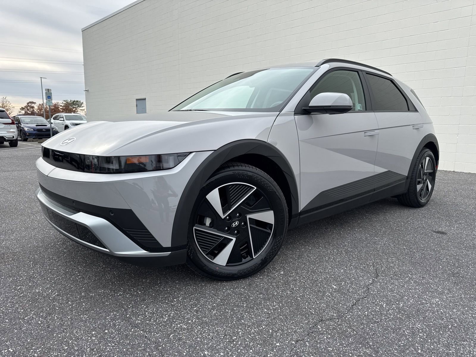 Used 2025 Hyundai Ioniq 5 SEL image 3