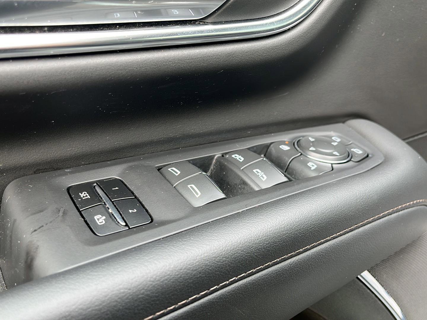 Used 2024 Chevrolet Tahoe High Country image 11