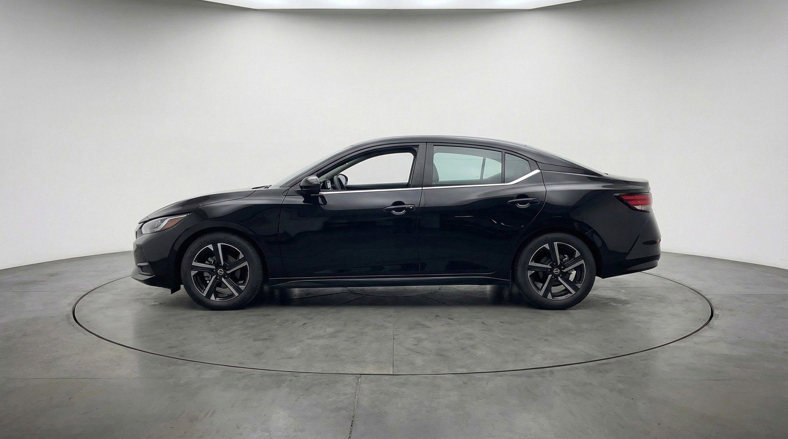 Used 2025 Nissan Sentra SV image 5