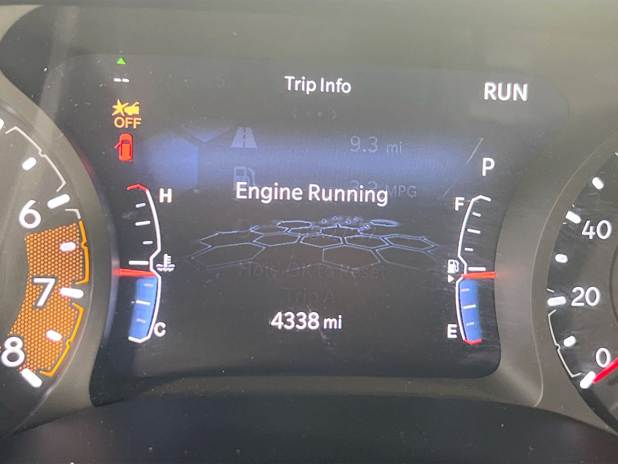 Used 2022 Jeep Compass Latitude w/ Sun and Sound Group AWD/4WD image 12