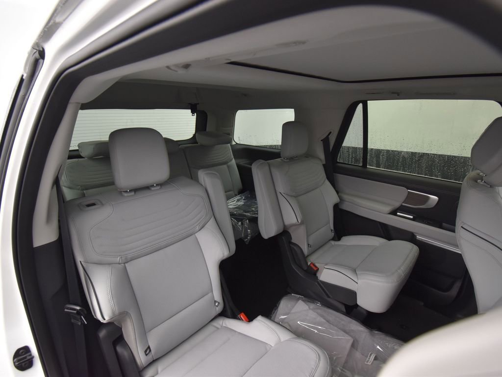 New 2026 Ford Expedition Platinum w/ Platinum Ultimate Package image 11