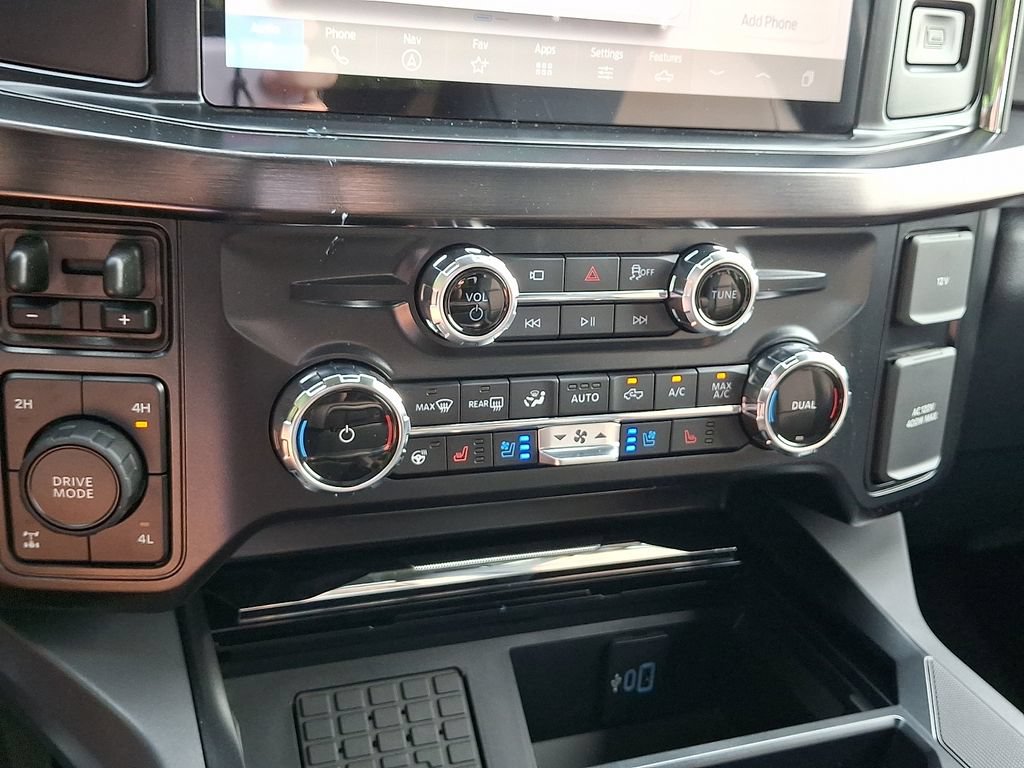New 2026 Ford F250 Lariat w/ Black Appearance Package AWD/4WD image 11