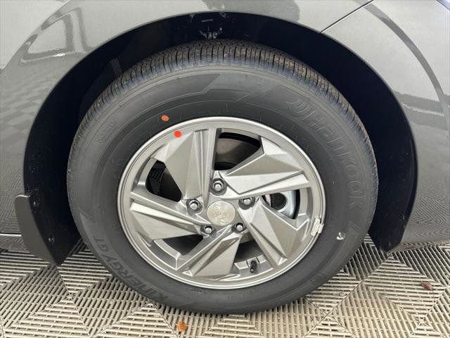 New 2026 Hyundai Elantra SE image 12