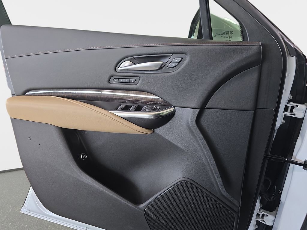 Used 2025 Cadillac XT4 Premium Luxury w/ Technology Package image 27