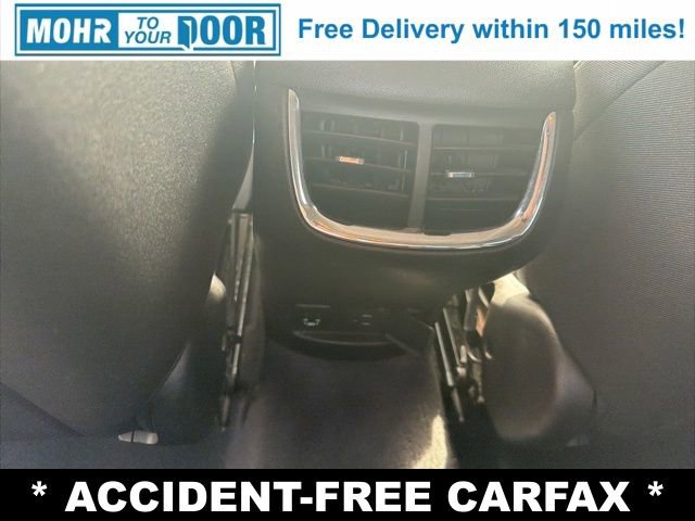 Used 2017 Chevrolet Malibu LT image 32