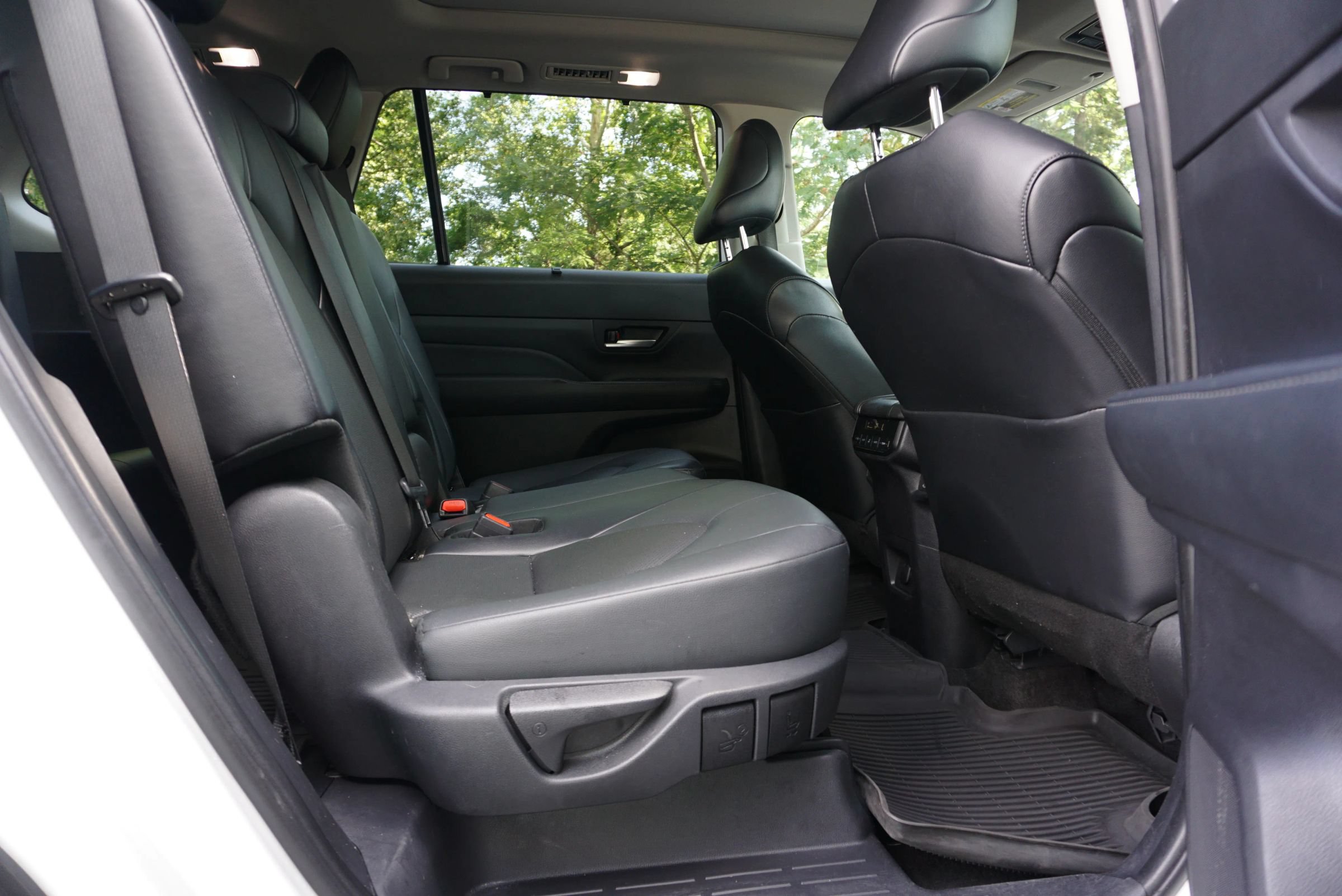 Used 2024 Toyota Grand Highlander AWD image 22