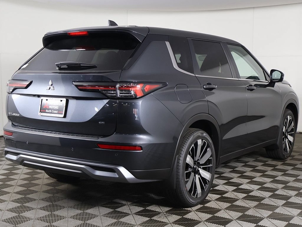 New 2026 Mitsubishi Outlander SE FWD image 12