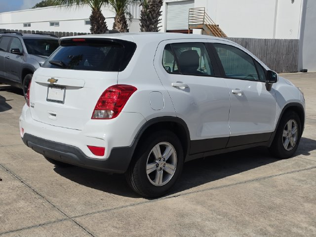 Used 2020 Chevrolet Trax LS FWD image 4