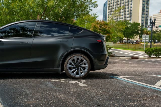 Used 2026 Tesla Model Y 2WD image 21