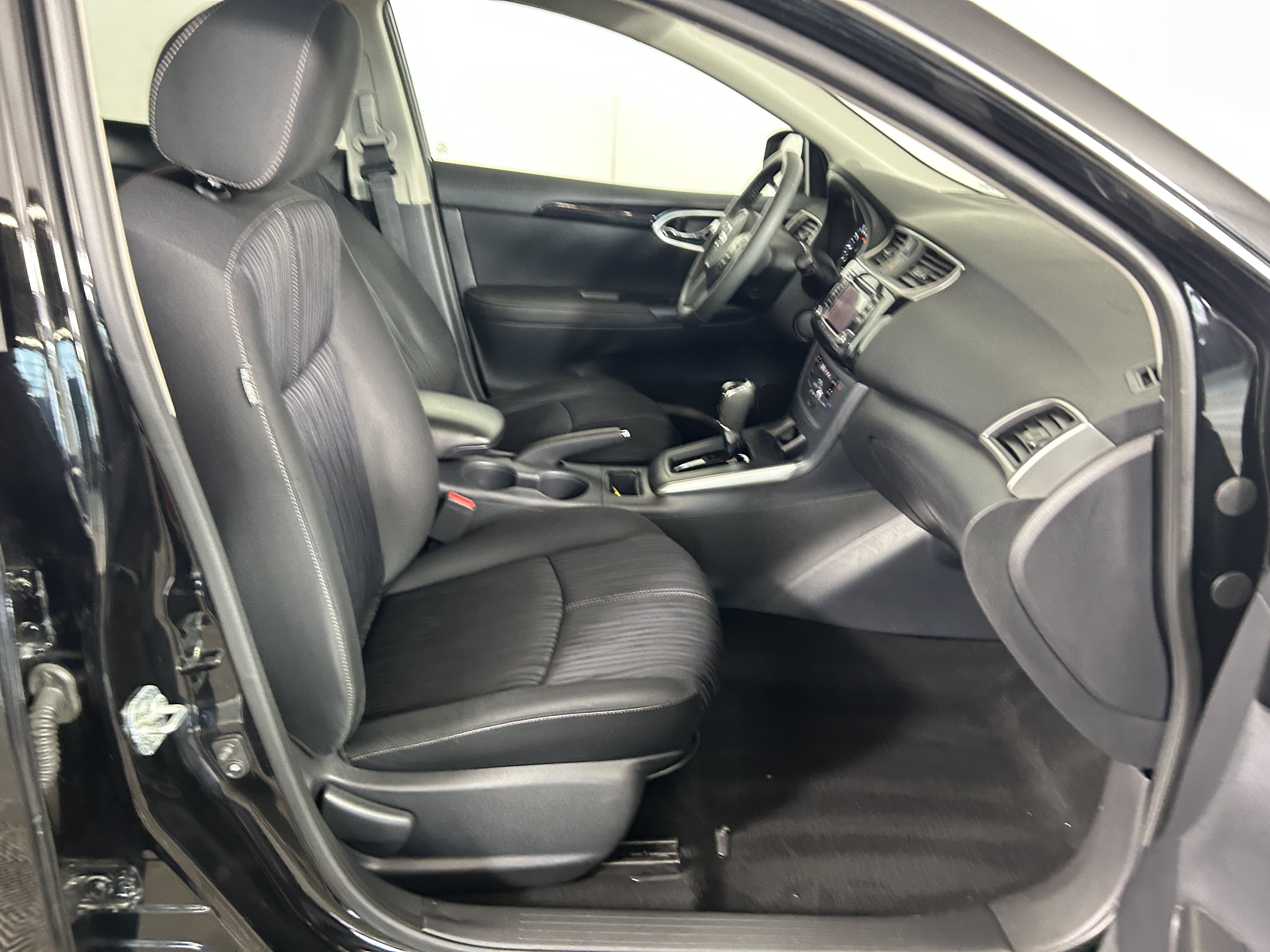 Used 2018 Nissan Sentra SV FWD image 27