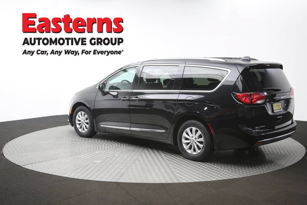 Used 2019 Chrysler Pacifica Touring-L FWD image 62