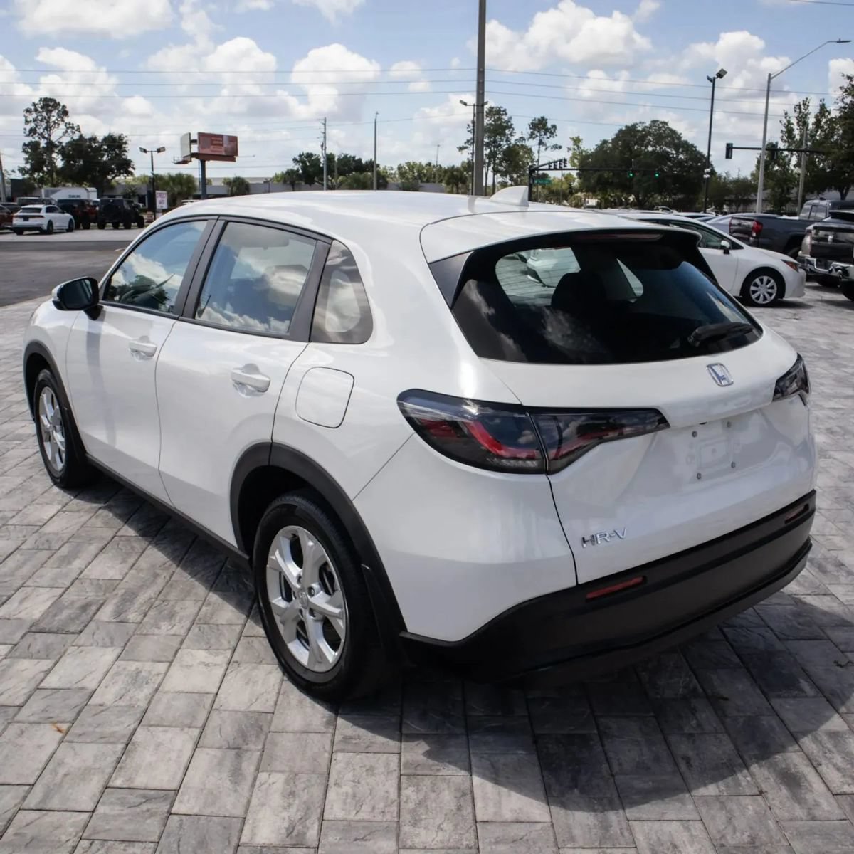 Used 2024 Honda HR-V LX image 5