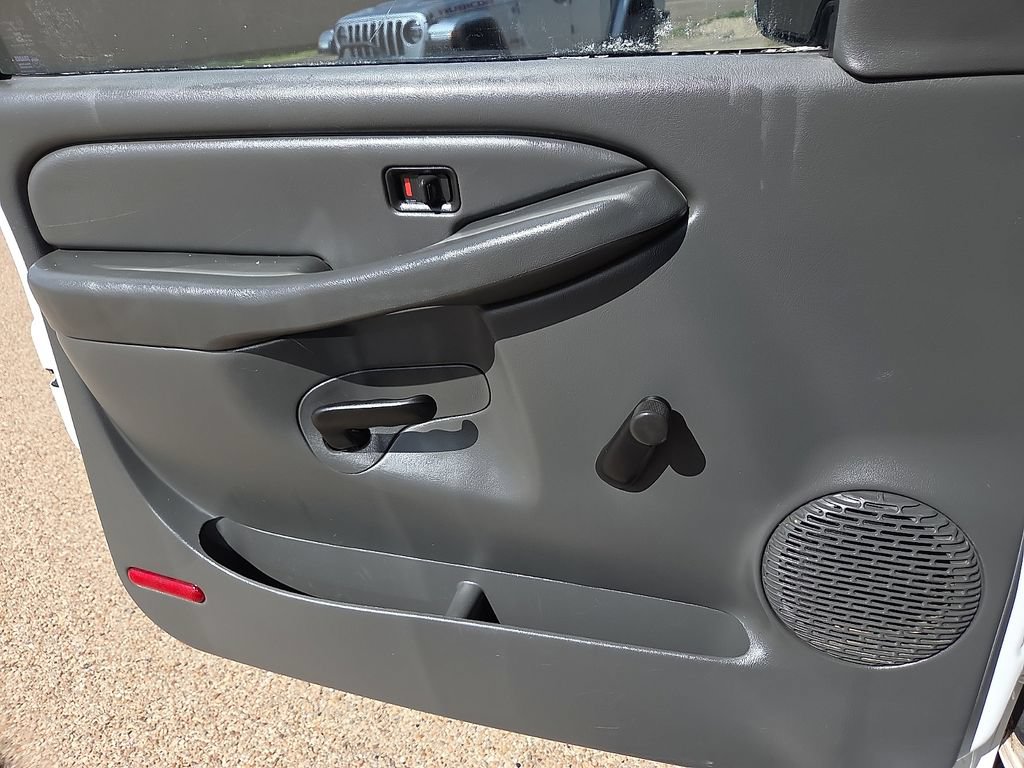 Used 2006 Chevrolet Silverado 2500 W/T RWD image 23