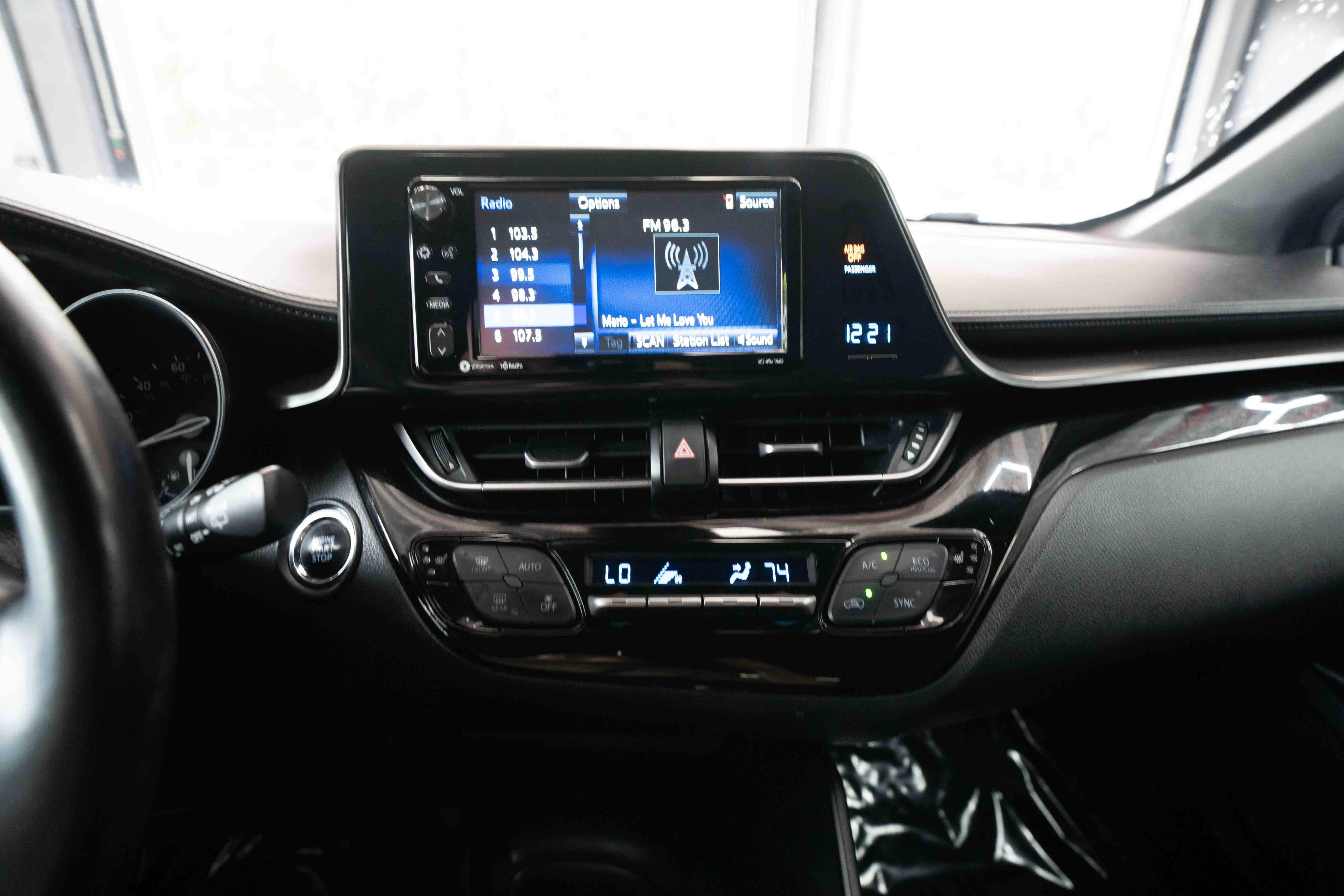 Used 2018 Toyota C-HR XLE FWD image 17