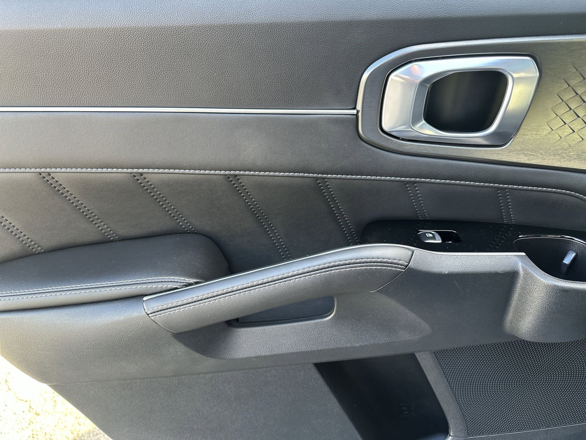 Used 2022 Kia Sorento SX image 29