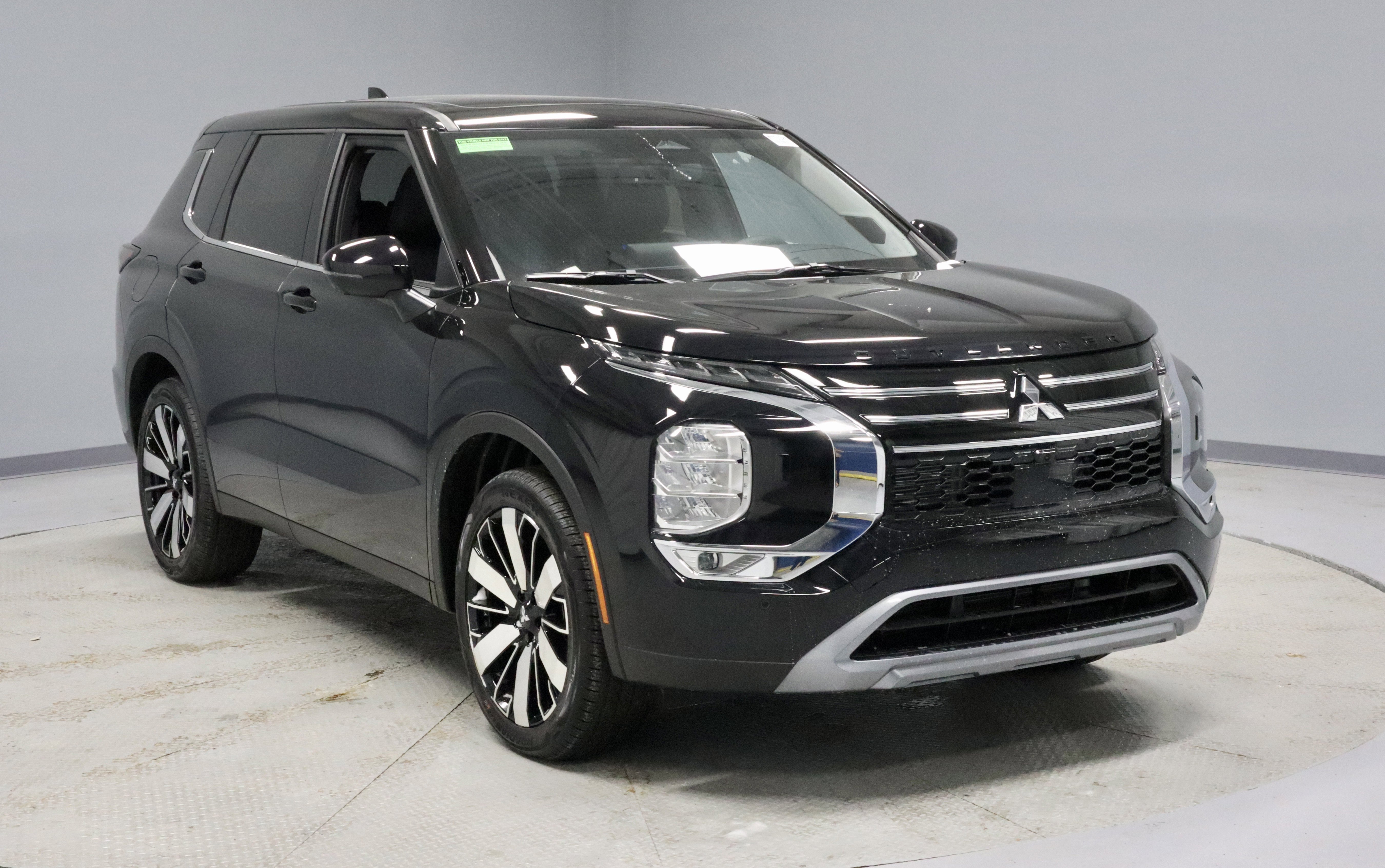 New 2026 Mitsubishi Outlander SE