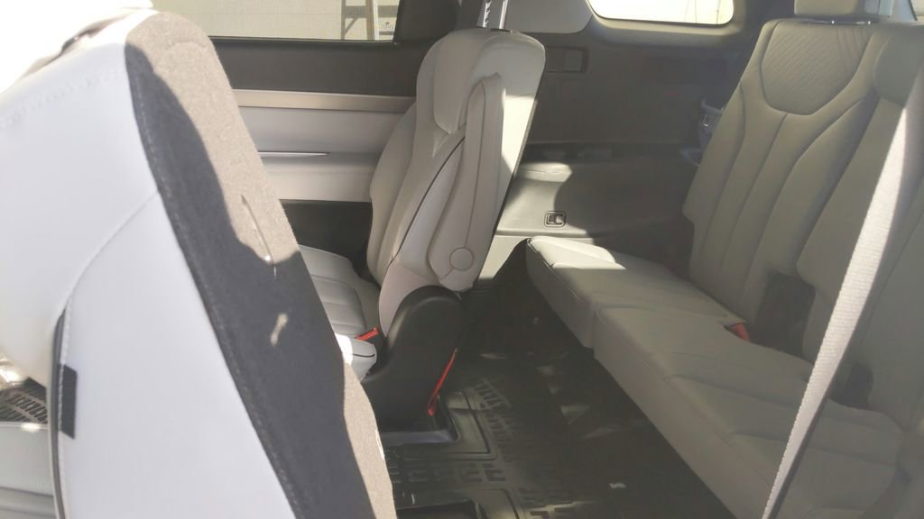 Used 2023 Hyundai Palisade SEL w/ Premium Package image 30
