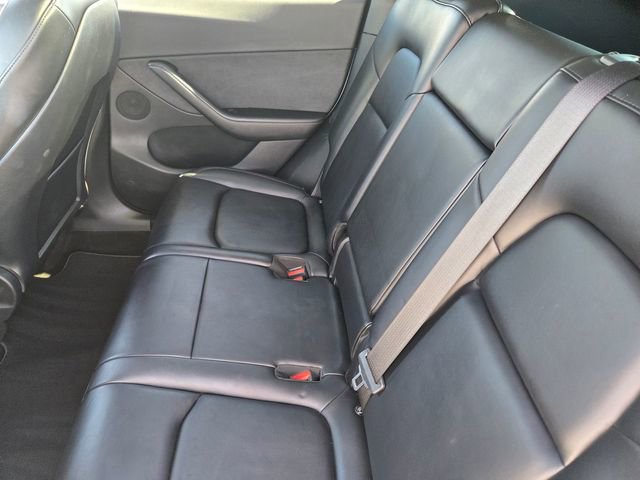 Used 2022 Tesla Model Y Long Range image 9