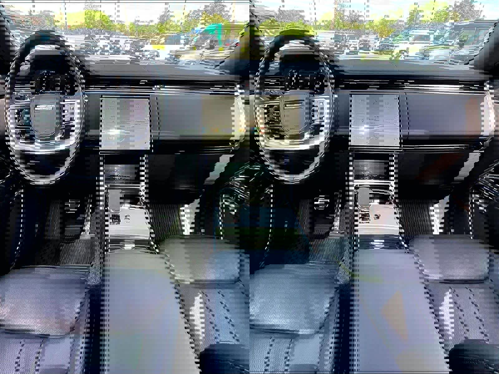 Used 2024 Land Rover Range Rover SE image 17