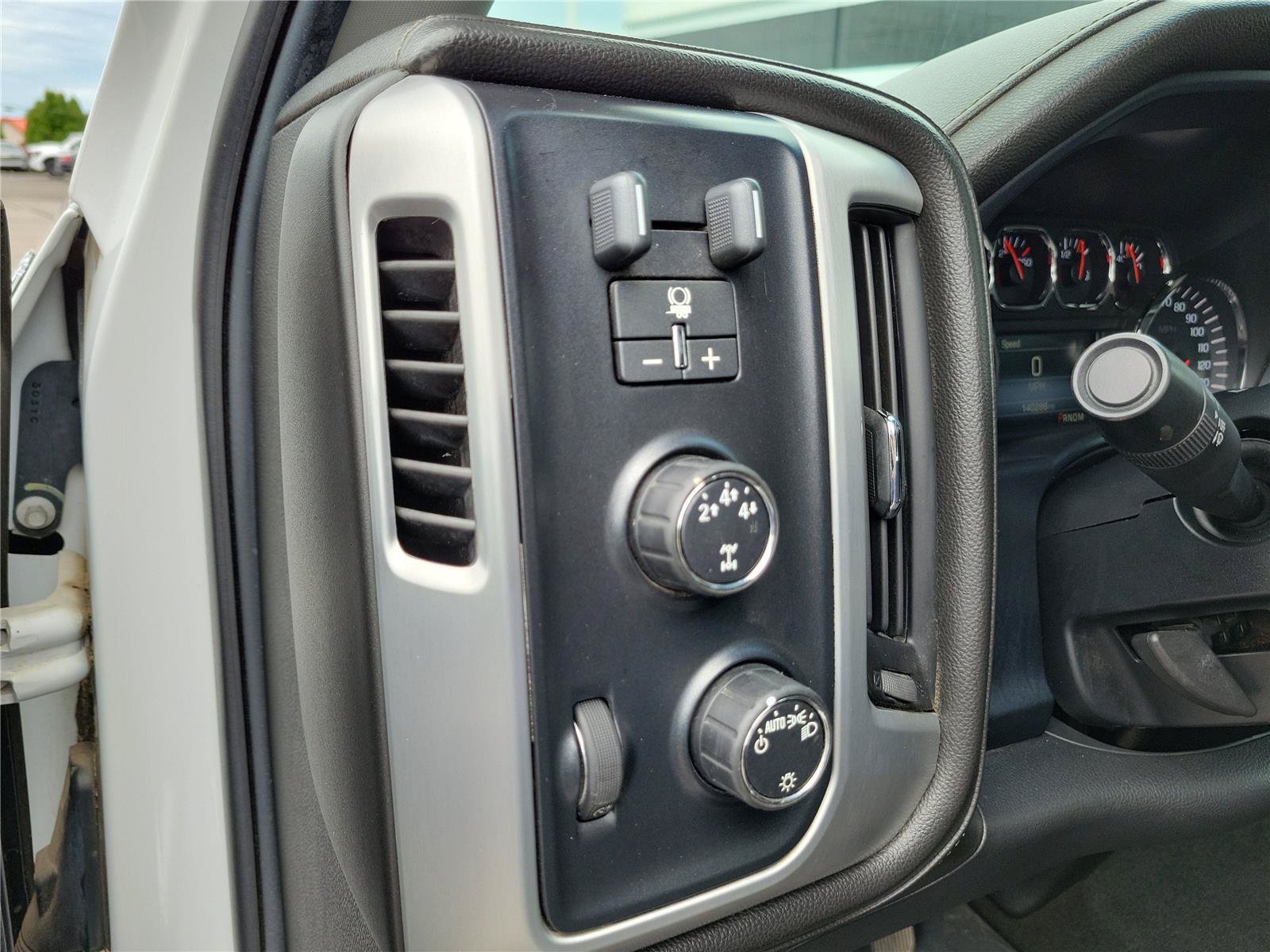 Used 2015 GMC Sierra 2500 SLE AWD/4WD image 20