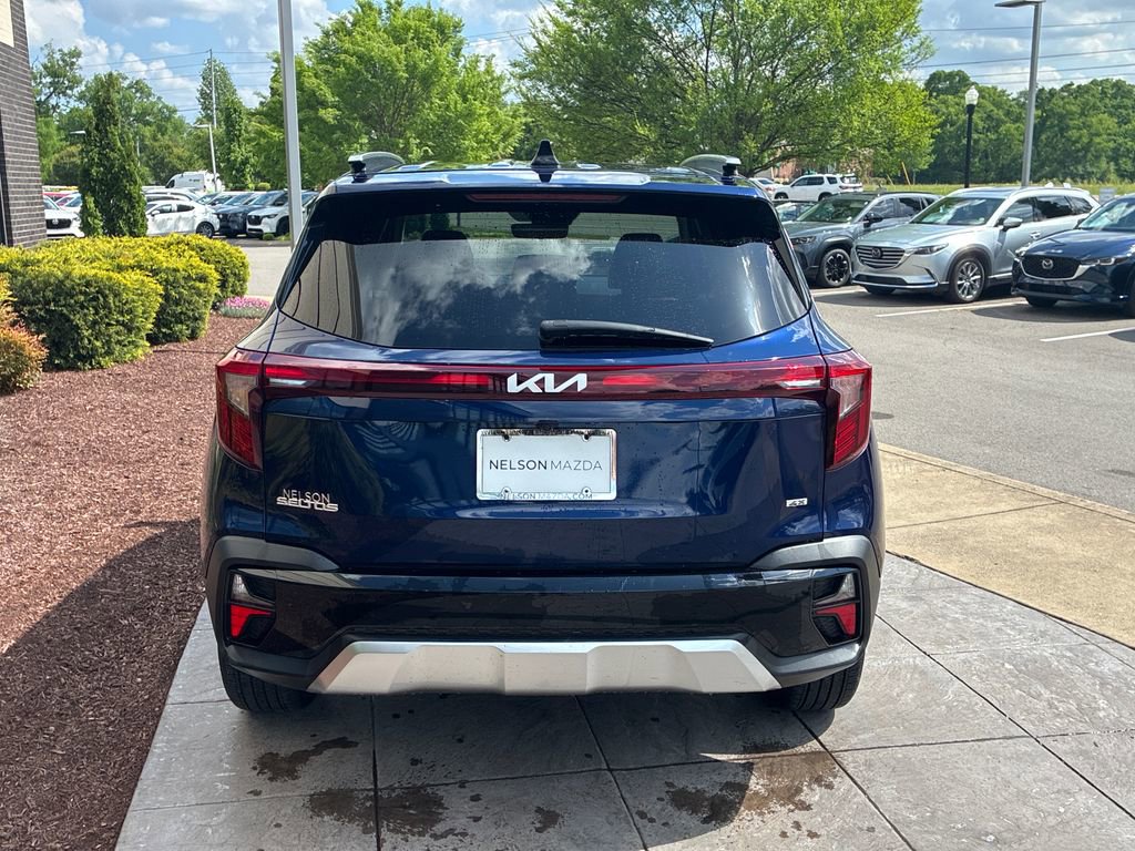 Used 2024 Kia Seltos EX AWD/4WD image 4