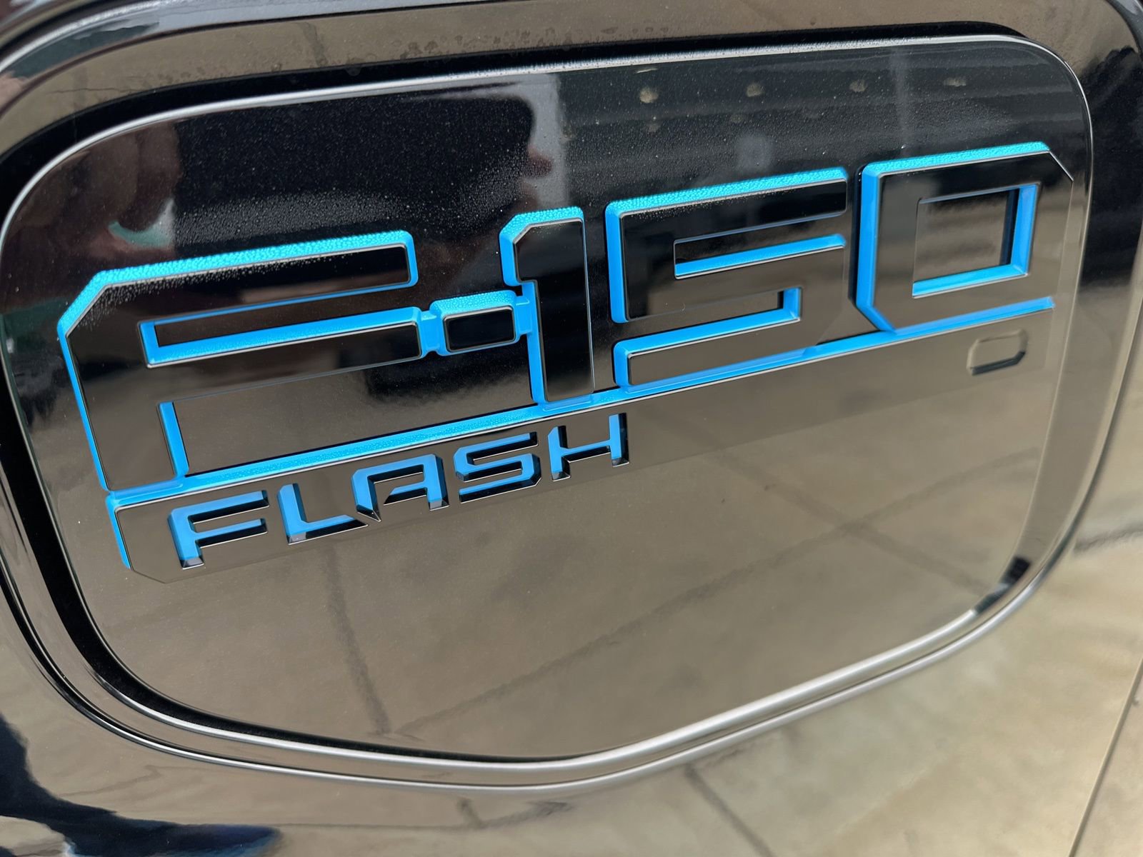 New 2025 Ford F150 Lightning Flash AWD/4WD image 7