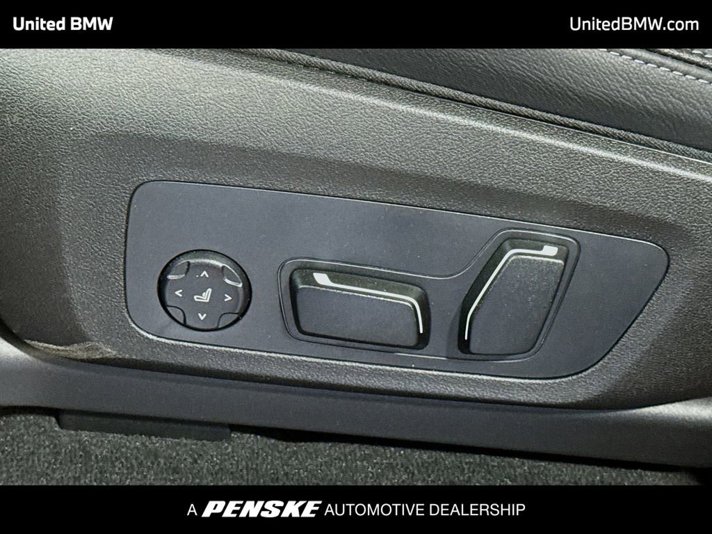 Used 2025 BMW X4 xDrive30i image 4