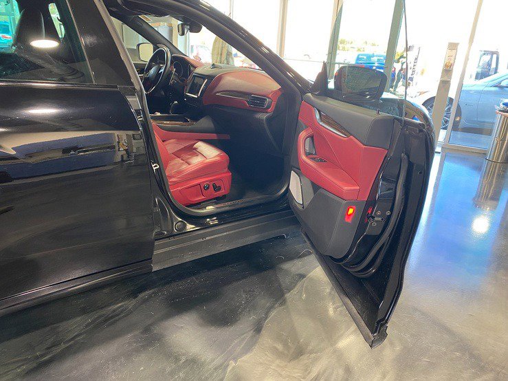 Used 2018 Maserati Levante GranSport image 16