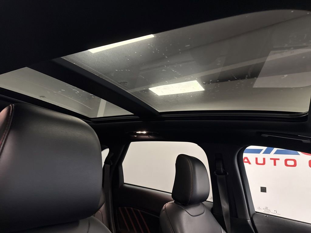 Used 2021 Ford Edge ST-Line w/ Class II Trailer Tow Package AWD/4WD image 40