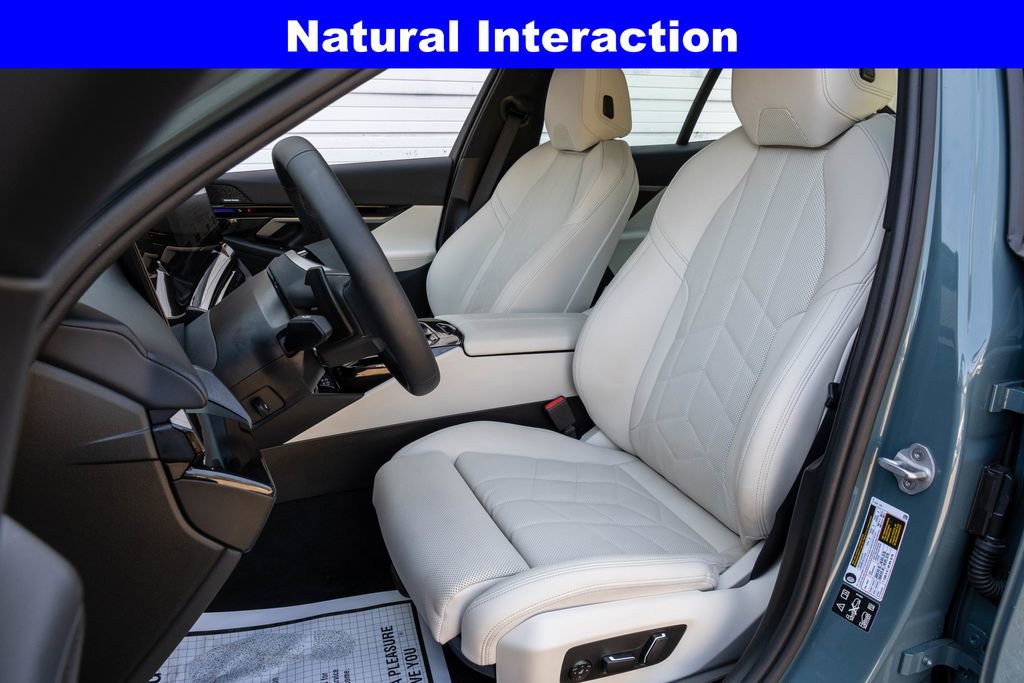 Used 2025 BMW 530i xDrive w/ Premium Package image 14