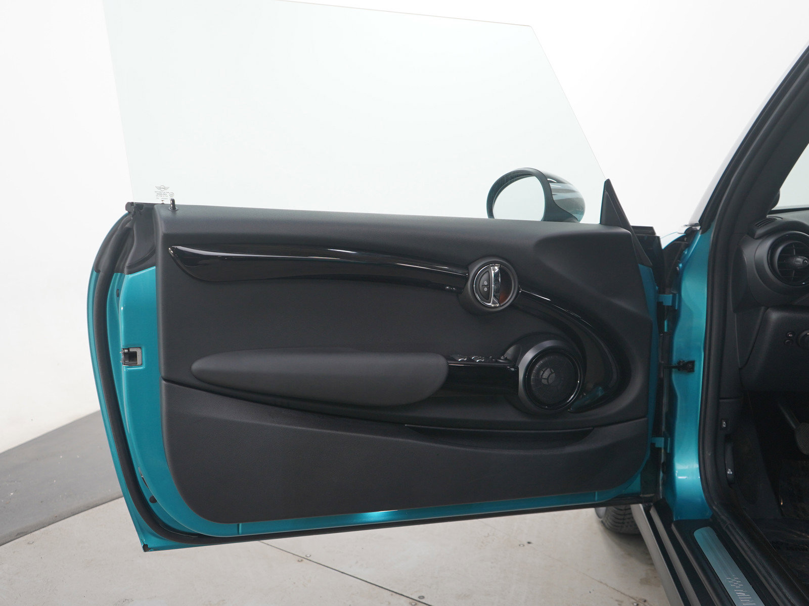 Used 2018 MINI Cooper S image 17