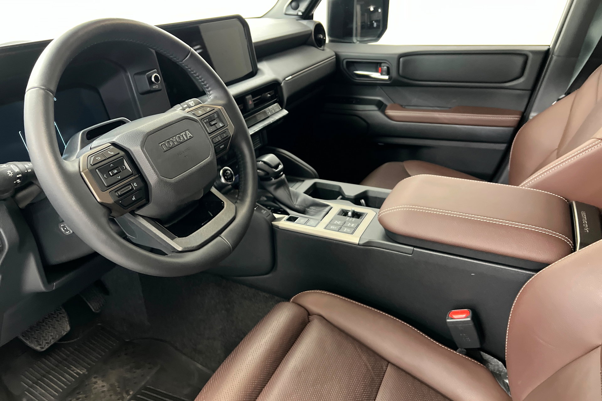 Used 2026 Toyota Land Cruiser w/ Premium Package AWD/4WD image 16