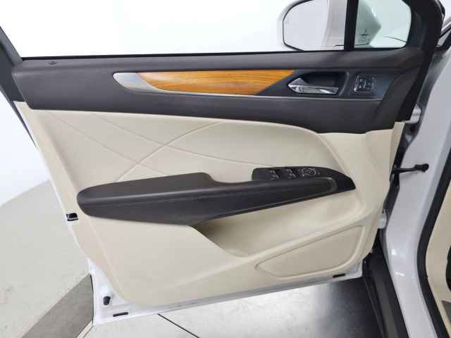 Used 2016 Lincoln MKC Reserve w/ Lincoln MKC Climate Package AWD/4WD image 14