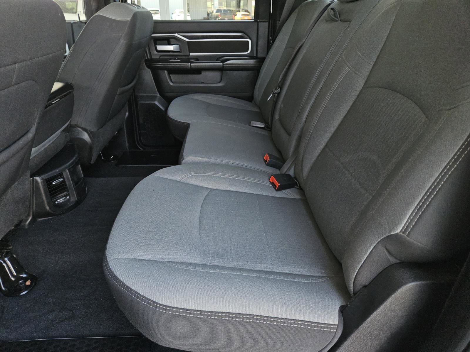 Used 2024 RAM 3500 Big Horn image 30