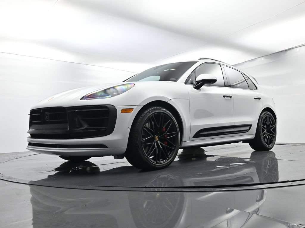 Certified 2025 Porsche Macan GTS AWD/4WD image 44