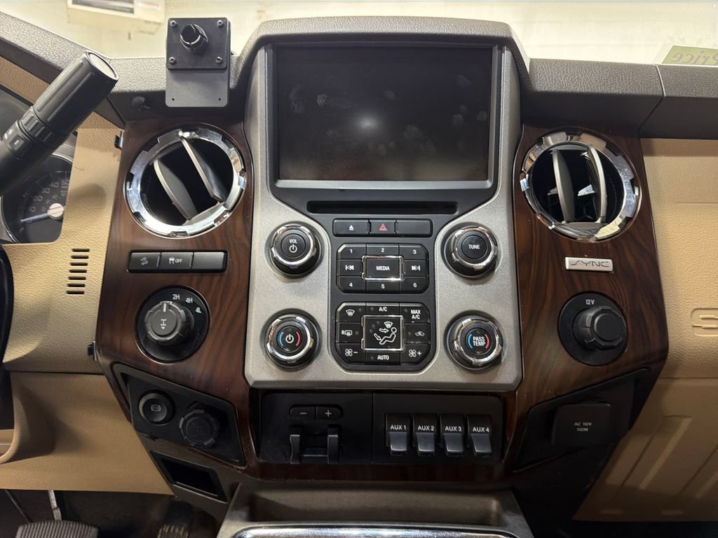 Used 2016 Ford F250 Lariat w/ Lariat Interior Package AWD/4WD image 20
