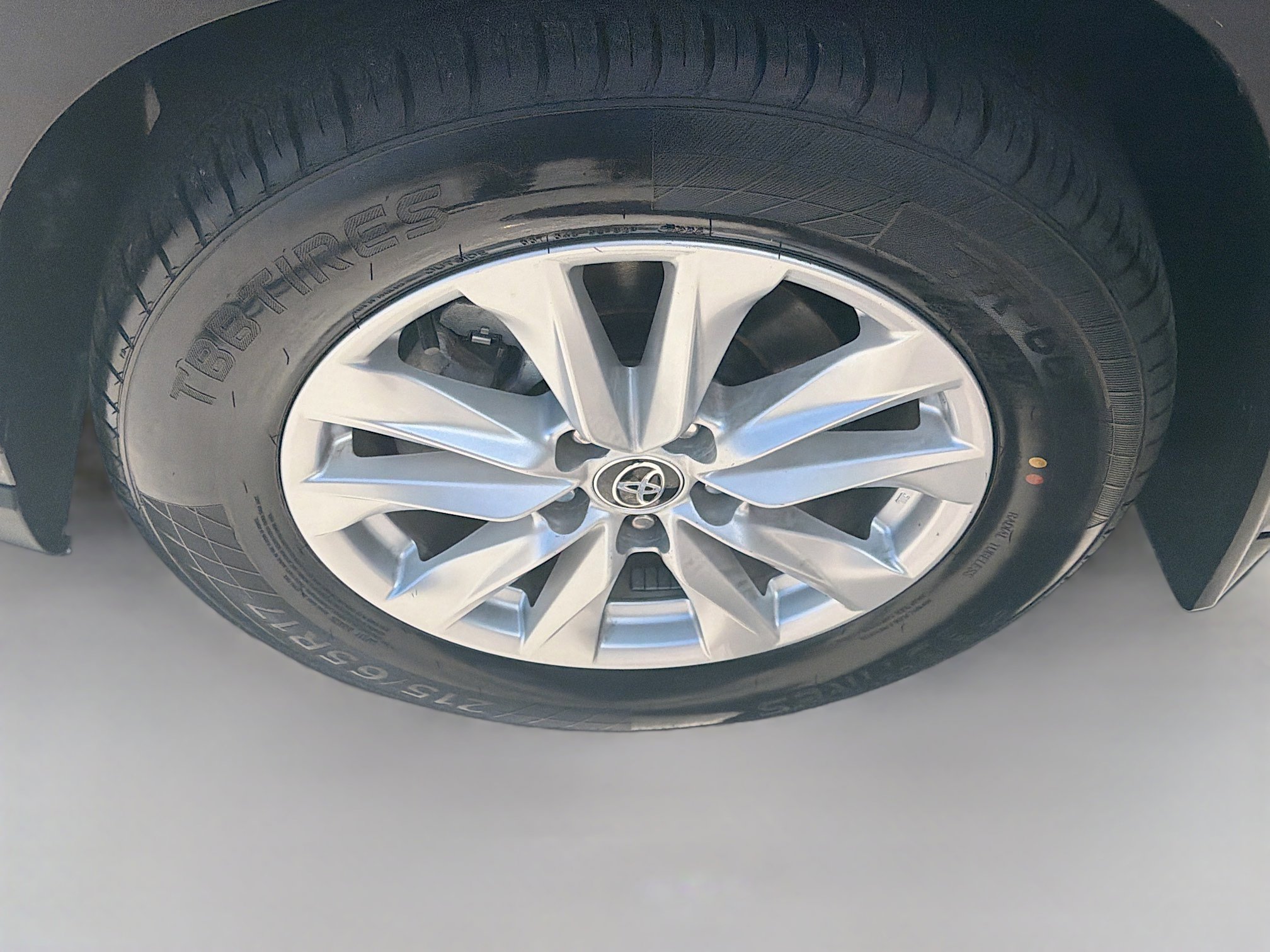 Used 2022 Toyota Corolla Cross LE AWD/4WD image 36