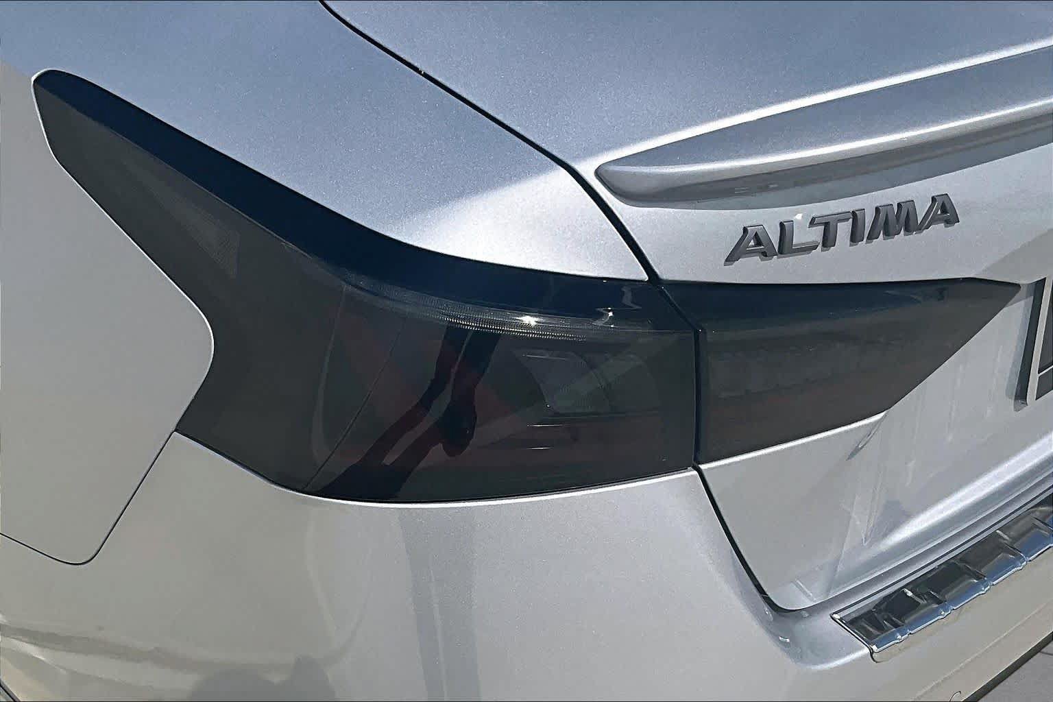 Used 2023 Nissan Altima 2.5 SR FWD image 27