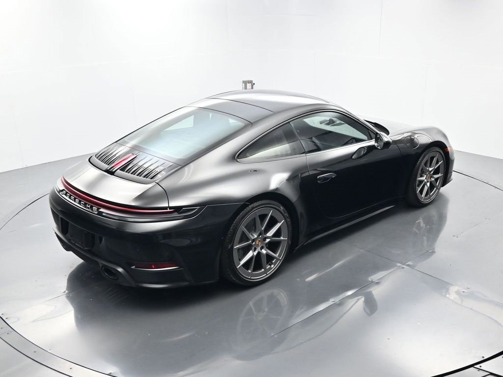 Used 2025 Porsche 911 Carrera image 34